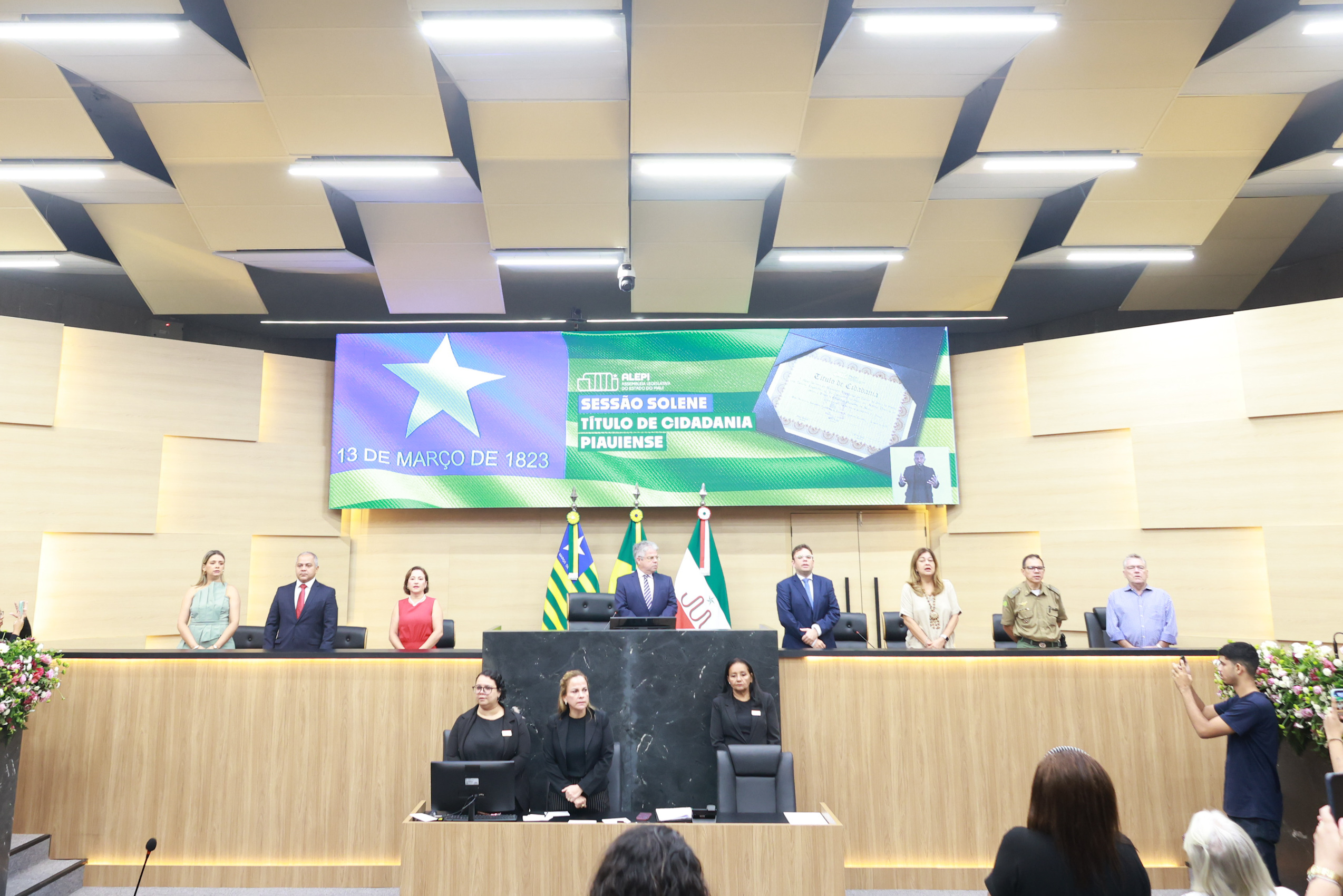 SESSÃO SOLENE TÍTULO DE CIDADANIA À SRA KELLY LIMA FONSECA GONÇALVES  - FOTOS REGIS FALCÃO ASCOM ALEPI (12).jpg