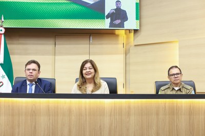 SESSÃO SOLENE TÍTULO DE CIDADANIA À SRA KELLY LIMA FONSECA GONÇALVES  - FOTOS REGIS FALCÃO ASCOM ALEPI (22).jpg