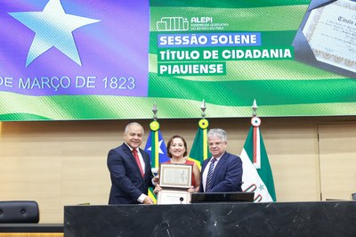 SESSÃO SOLENE TÍTULO DE CIDADANIA À SRA KELLY LIMA FONSECA GONÇALVES  - FOTOS REGIS FALCÃO ASCOM ALEPI (6).jpg