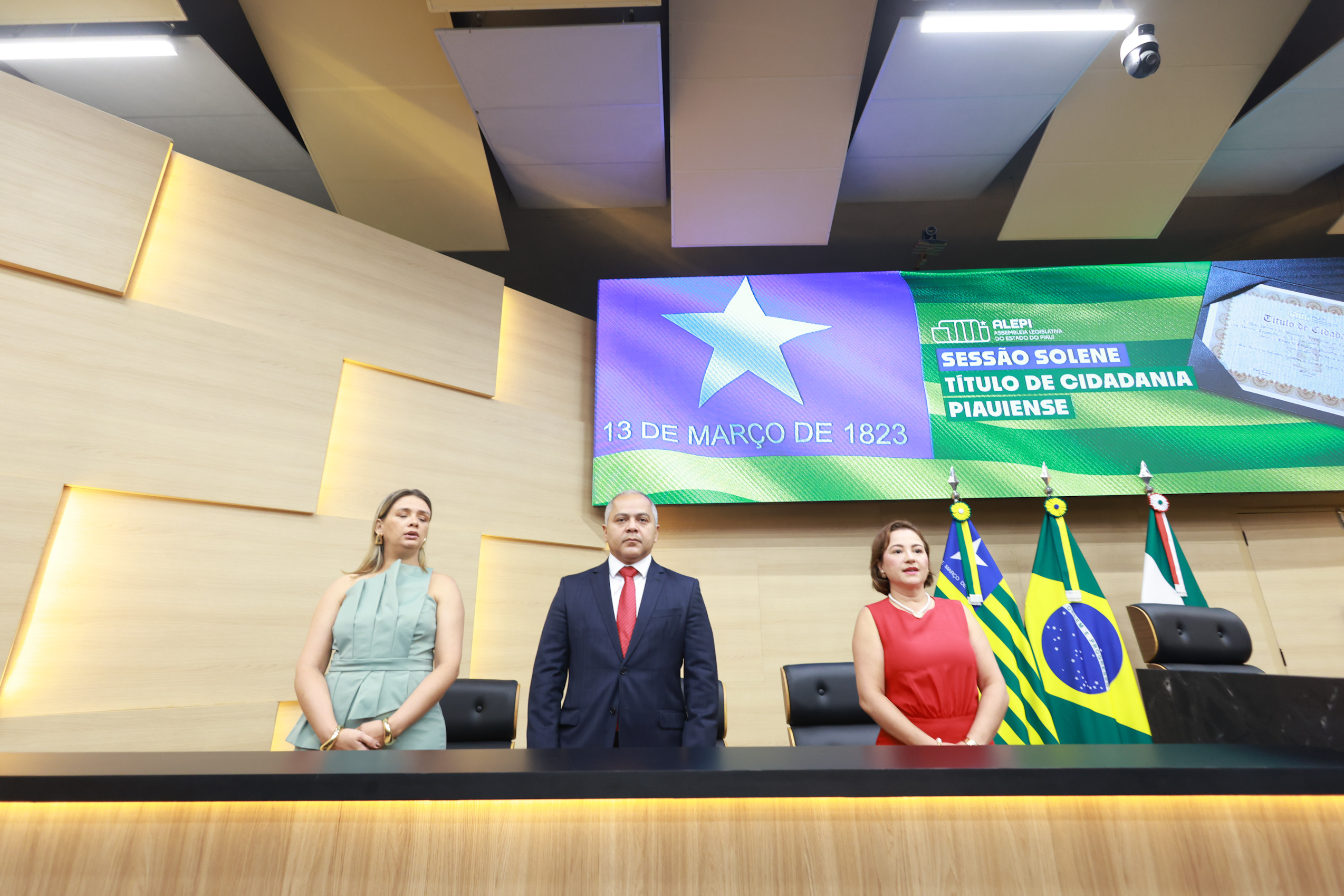 SESSÃO SOLENE TÍTULO DE CIDADANIA À SRA KELLY LIMA FONSECA GONÇALVES  - FOTOS REGIS FALCÃO ASCOM ALEPI (9).jpg