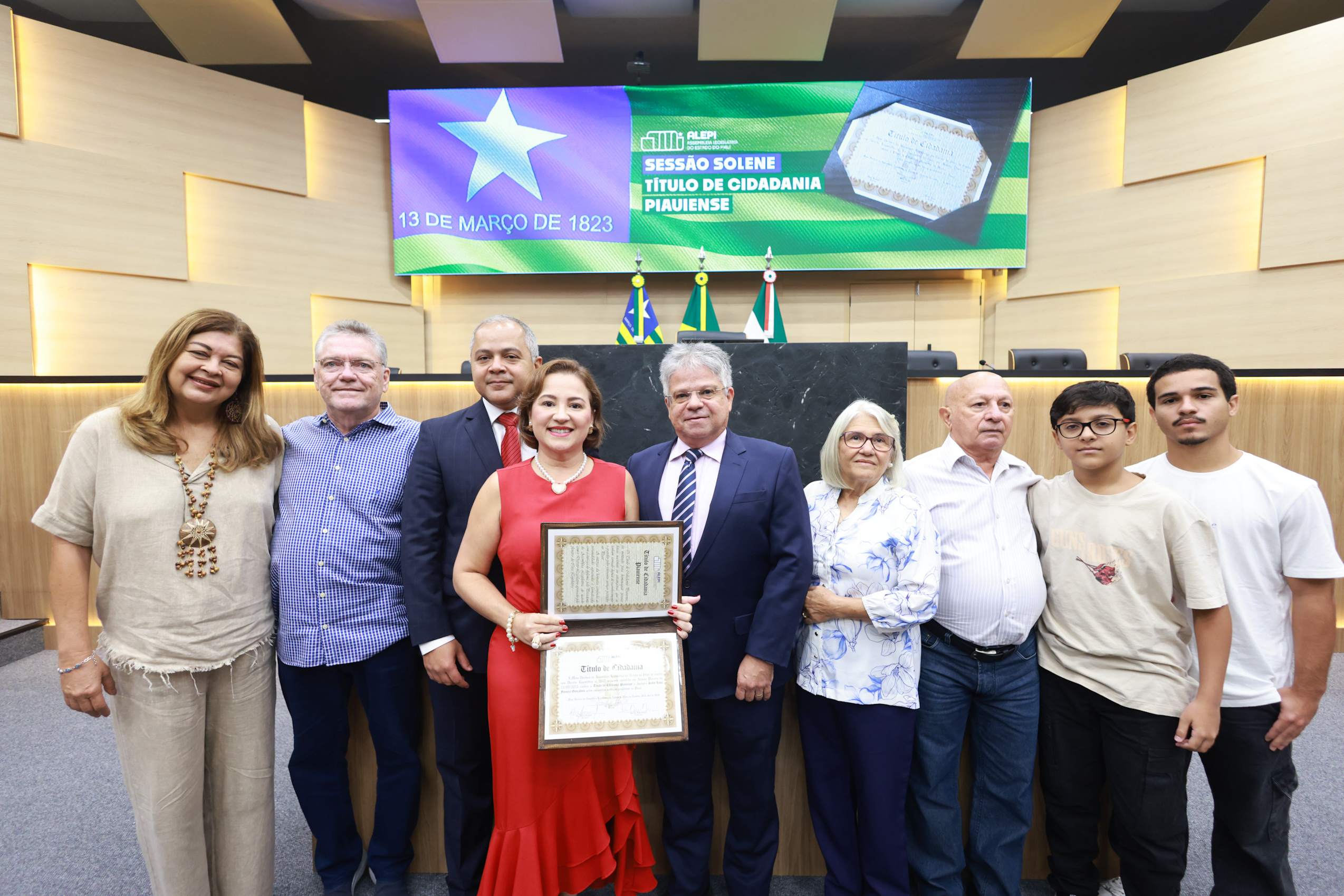 SESSÃO SOLENE TÍTULO DE CIDADANIA À SRA KELLY LIMA FONSECA GONÇALVES  - FOTOS REGIS FALCÃO ASCOM ALEPI.jpg