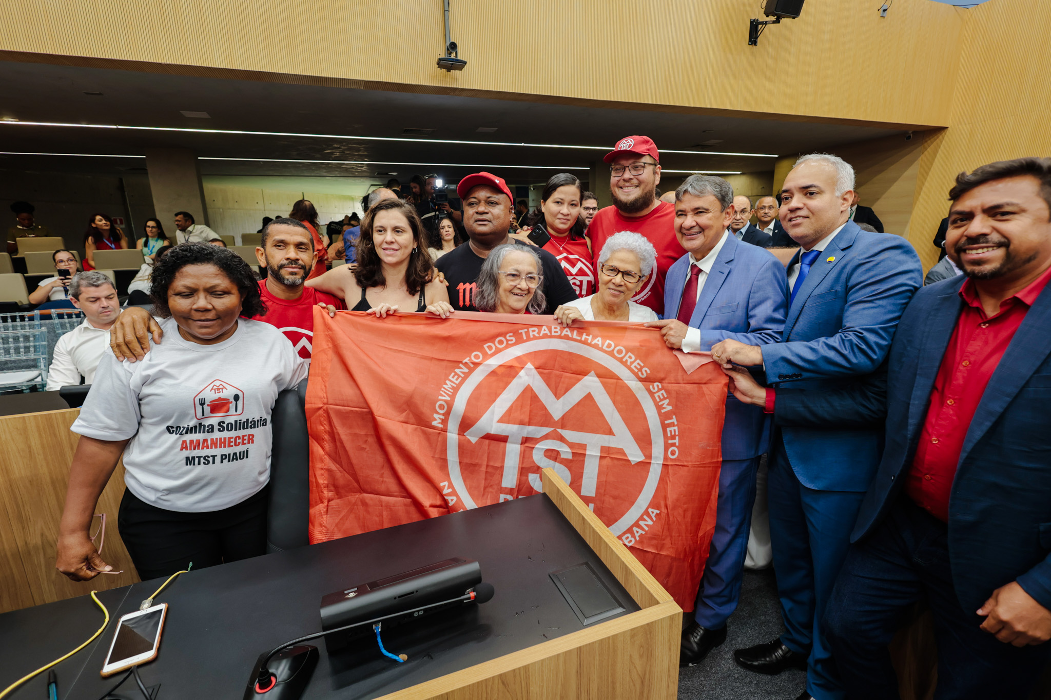 TITULO DE CIDADANIA A SRA INES MAGALHÃES (1).jpg