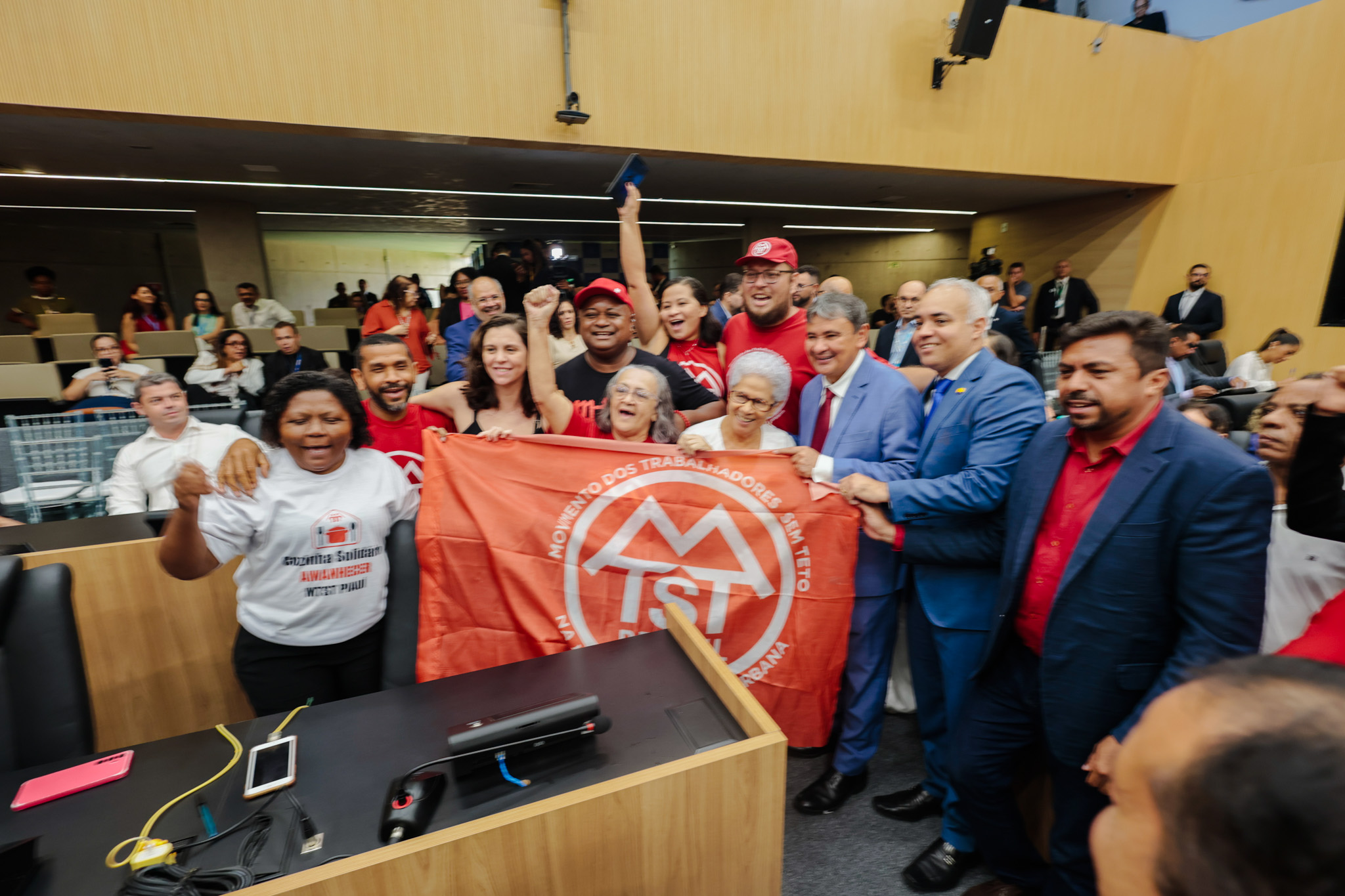 TITULO DE CIDADANIA A SRA INES MAGALHÃES (2).jpg