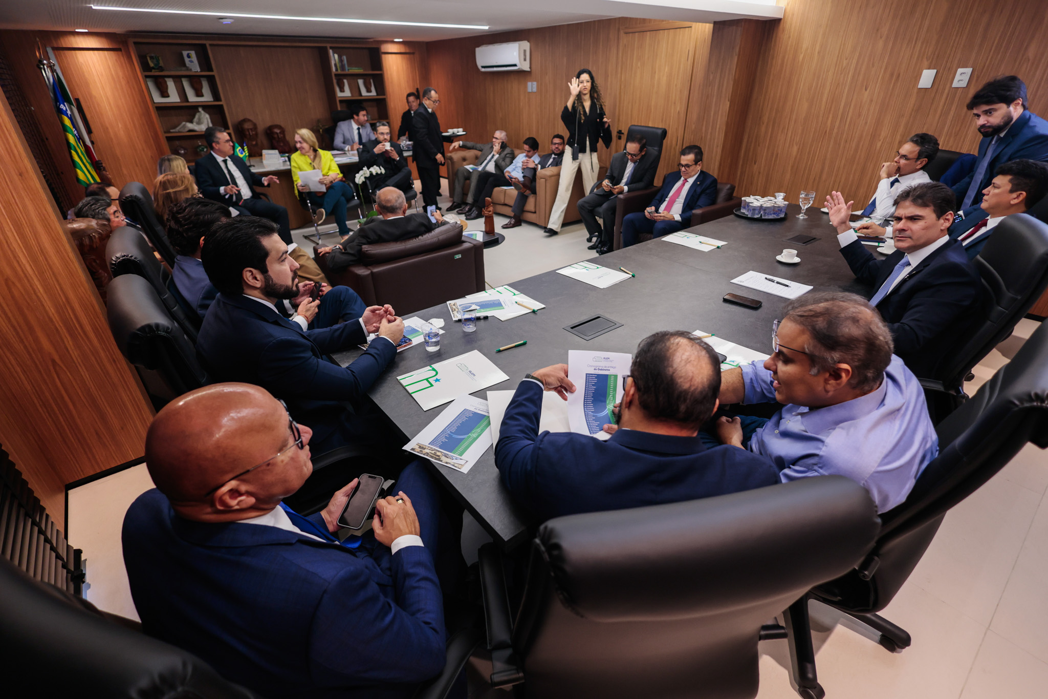 REUNIÃO DA MESA DIRETORA (2).jpg