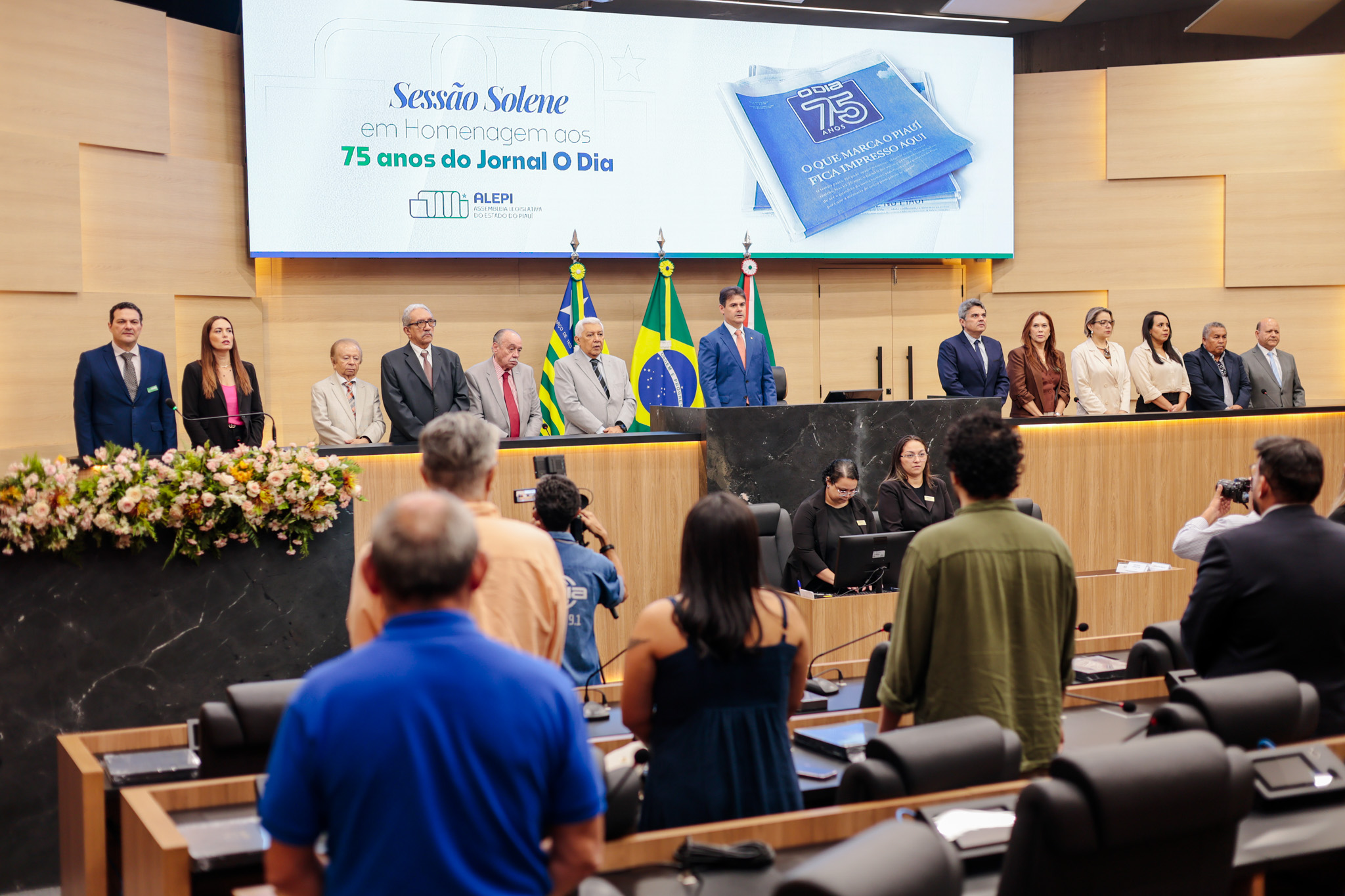 SESSÃO SOLENE EM HOMENAGEM AO JORNAL O DIA (13).jpg