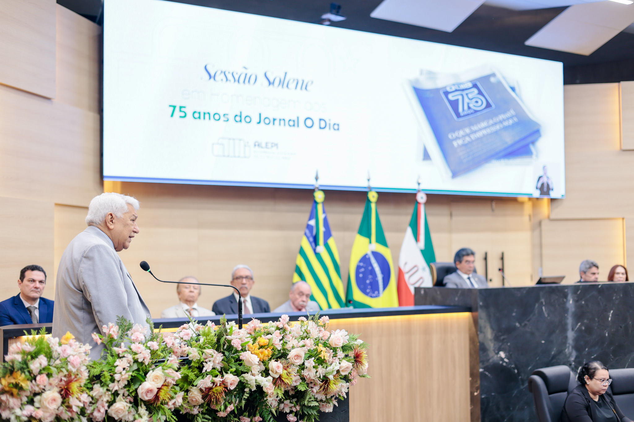 SESSÃO SOLENE EM HOMENAGEM AO JORNAL O DIA (30).jpg