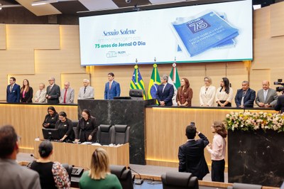 SESSÃO SOLENE EM HOMENAGEM AO JORNAL O DIA (5).jpg