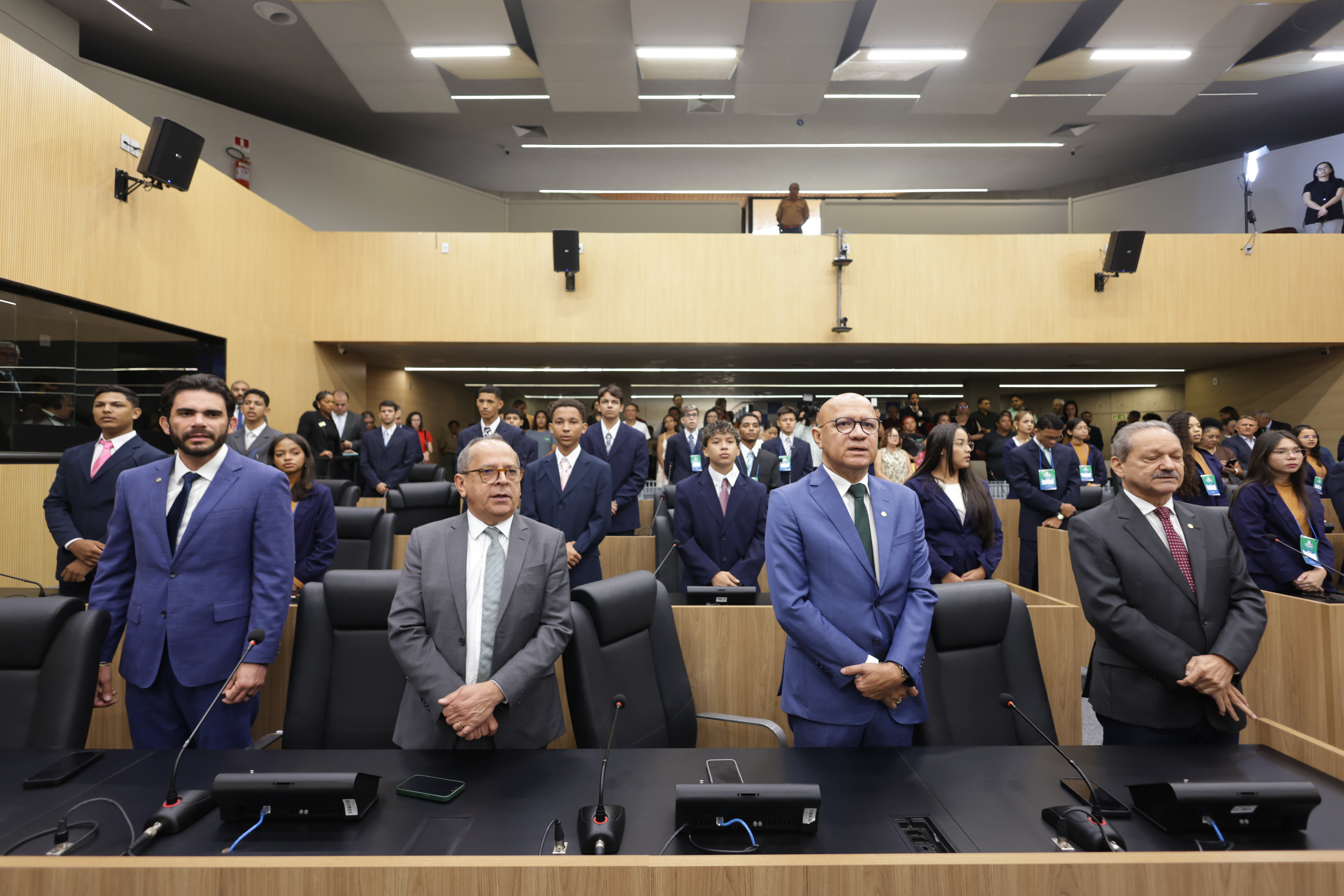 SESSÃO SOLENE TÍTULO DE CIDADANIA SRS BRUNO CRAVO ALVES E GIUSEPPE SERRA SECA VIEIRA  FOTOS REGIS FALCÃO ASCOM ALEPI  (20).jpg