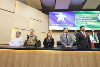 SESSÃO SOLENE TÍTULO DE CIDADANIA SRS BRUNO CRAVO ALVES E GIUSEPPE SERRA SECA VIEIRA  FOTOS REGIS FALCÃO ASCOM ALEPI  (23).jpg