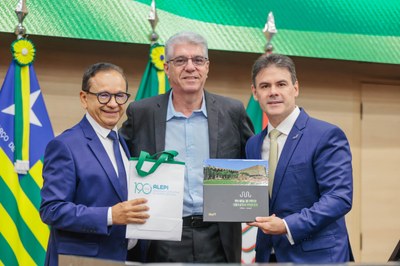 TÍTULO DE CIDADANIA AO EMPRESÁRIO CARLOS PRADO (17).jpg