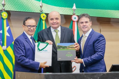 TÍTULO DE CIDADANIA AO EMPRESÁRIO CARLOS PRADO (18).jpg