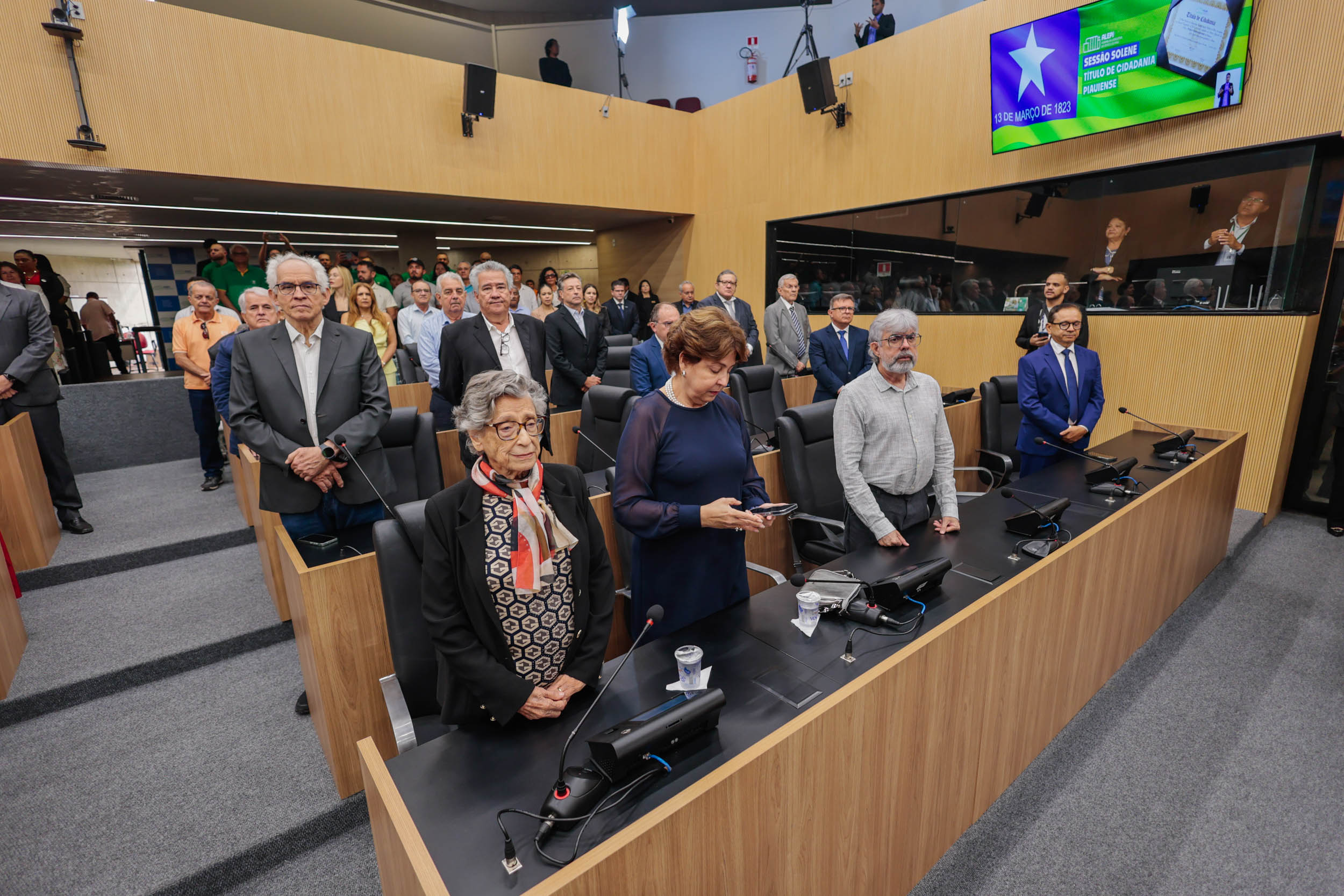 TÍTULO DE CIDADANIA AO EMPRESÁRIO CARLOS PRADO (3).jpg