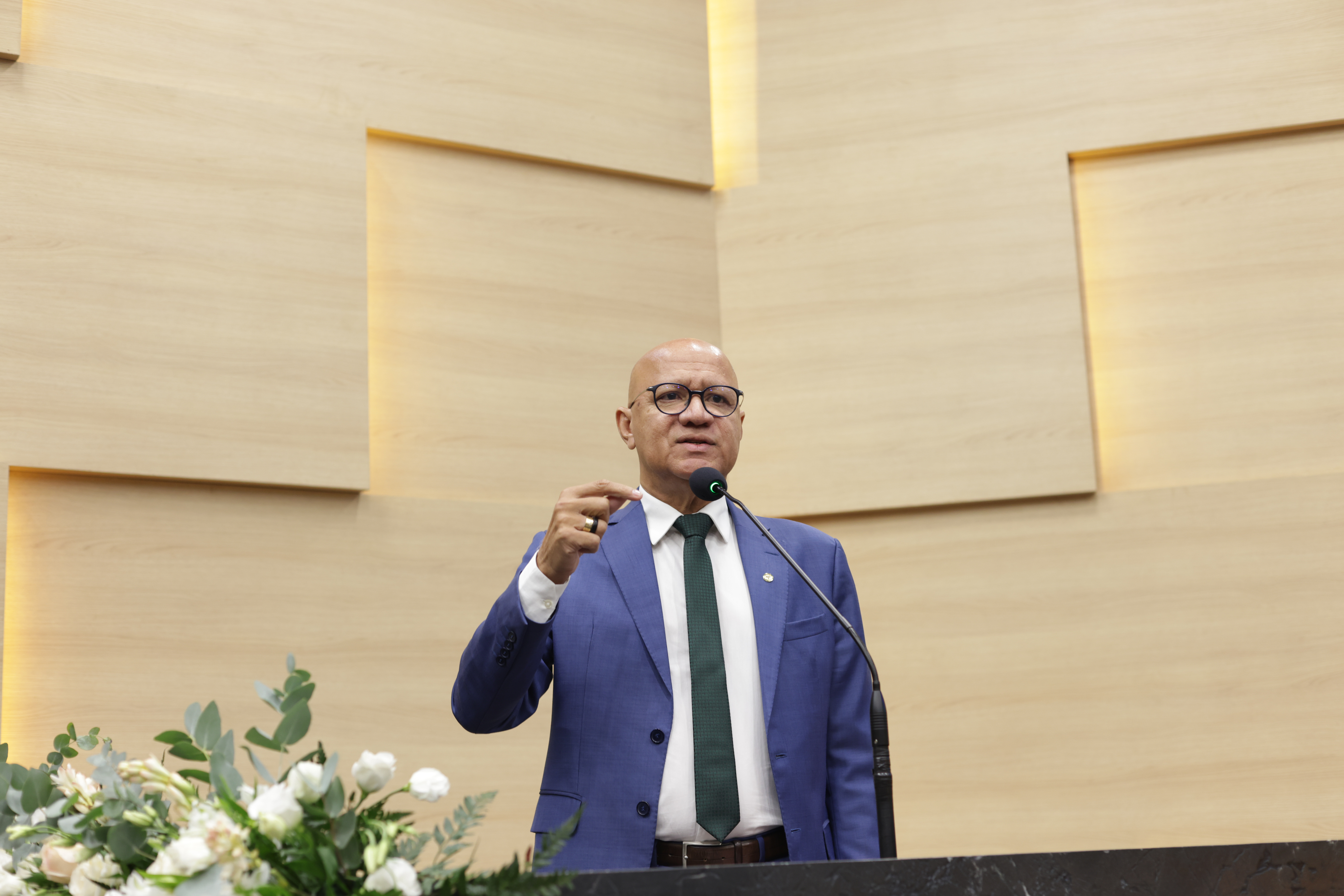 SESSÃO SOLENE TÍTULO DE CIDADANIA SRS BRUNO CRAVO ALVES E GIUSEPPE SERRA SECA VIEIRA  FOTOS REGIS FALCÃO ASCOM ALEPI  (7).jpg