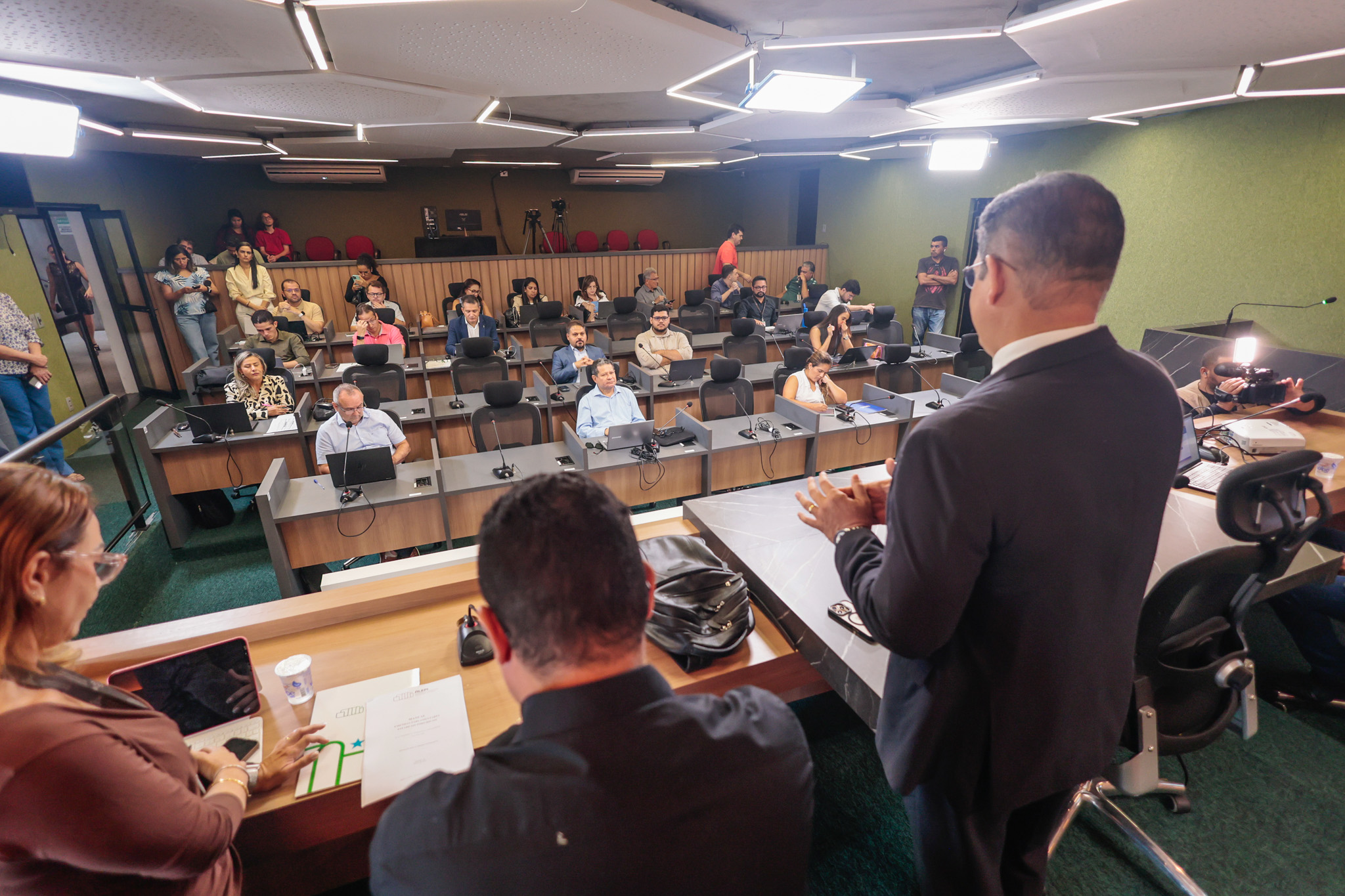 CURSO SOBRE EMENDA PARLAMENTARES PARA SECRETARIAS DOS GABINETES (2).jpg