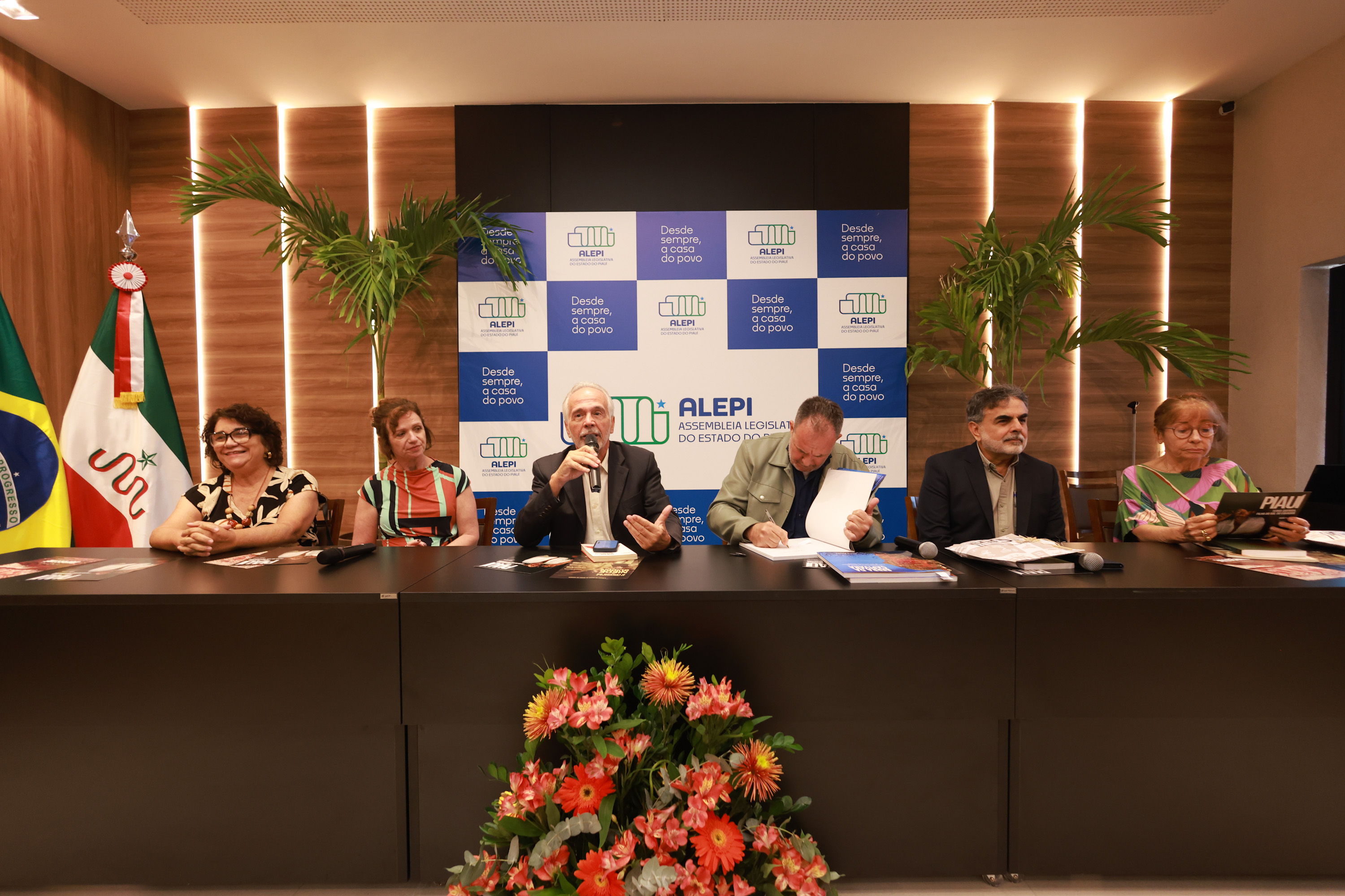 ABERTURA DA EXPOSIÇÃO AS DESCOBERTAS E O LEGADO DE NIÉDE GUIDON DE ANDRÉ PESSOA -  FOTOS REGIS FALCAO ASCOM ALEPI-411.jpg