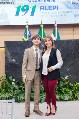 ENTREGA MEDALHA MÉRITO LEGISLATIVO (1).jpg