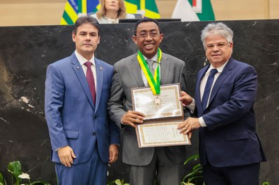ENTREGA MEDALHA MÉRITO LEGISLATIVO (105).jpg