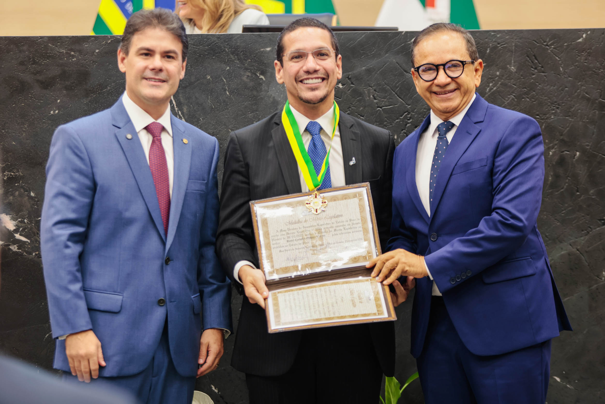 ENTREGA MEDALHA MÉRITO LEGISLATIVO (107).jpg