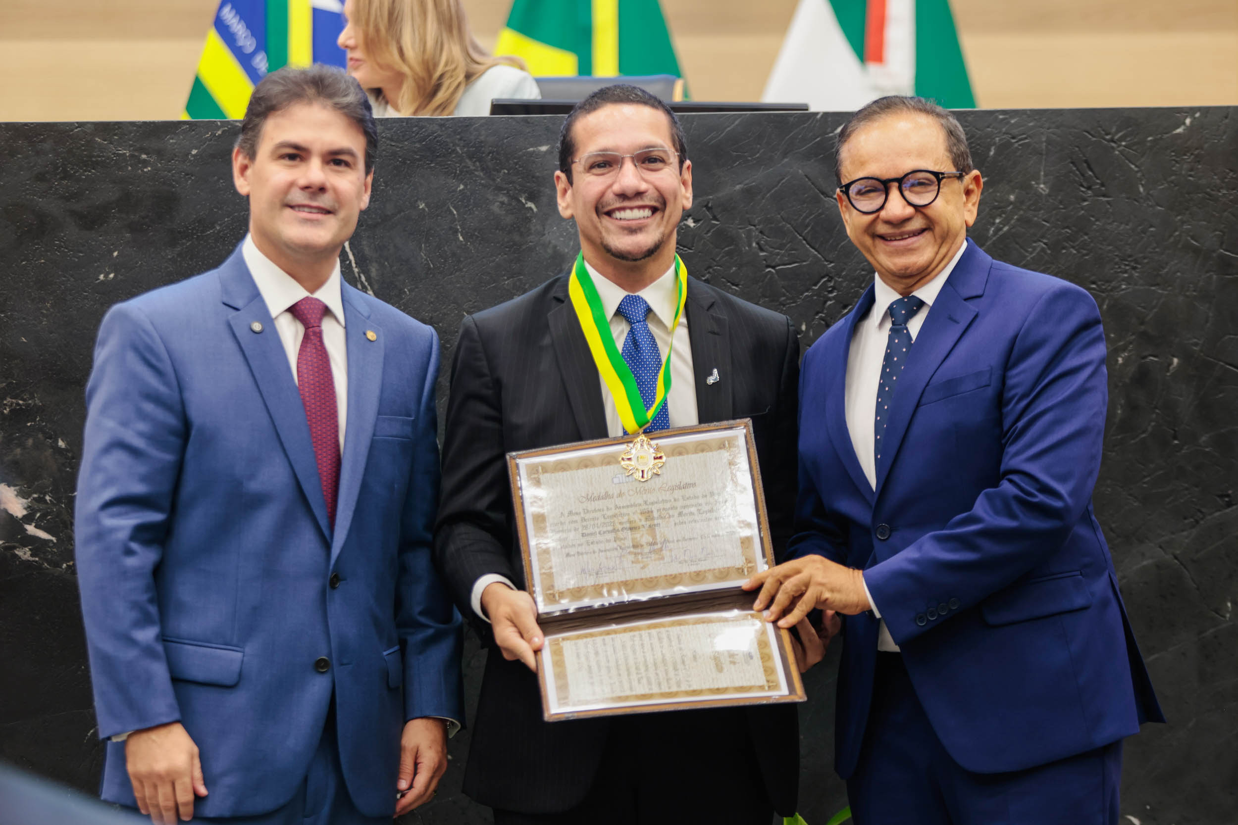 ENTREGA MEDALHA MÉRITO LEGISLATIVO (108).jpg