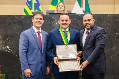 ENTREGA MEDALHA MÉRITO LEGISLATIVO (131).jpg