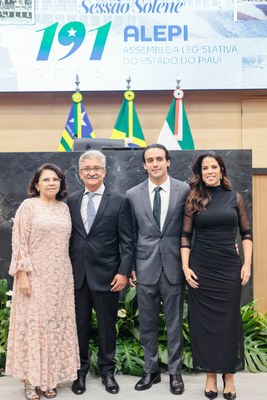 ENTREGA MEDALHA MÉRITO LEGISLATIVO (17).jpg
