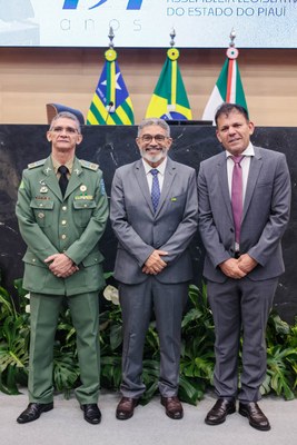 ENTREGA MEDALHA MÉRITO LEGISLATIVO (33).jpg