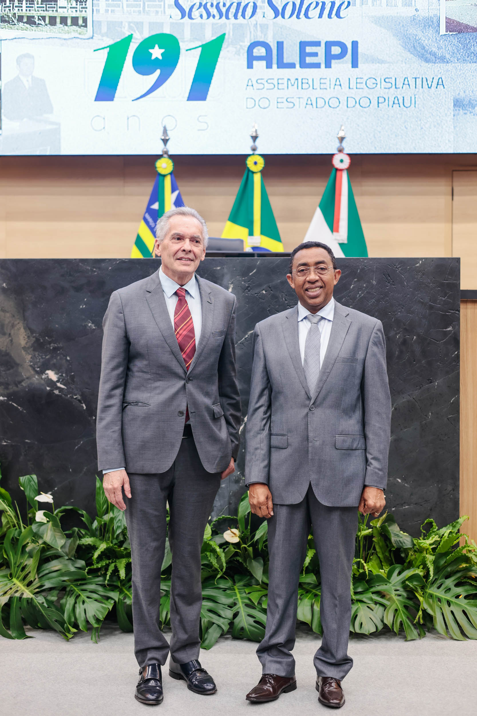 ENTREGA MEDALHA MÉRITO LEGISLATIVO (6).jpg