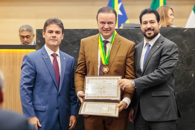 ENTREGA MEDALHA MÉRITO LEGISLATIVO (89).jpg
