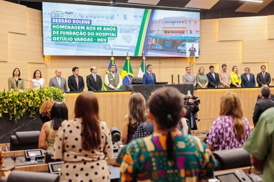 SESSÃO SOLENE EM HOMENAGEM AOS 85 ANOS DO HGV (5).jpg