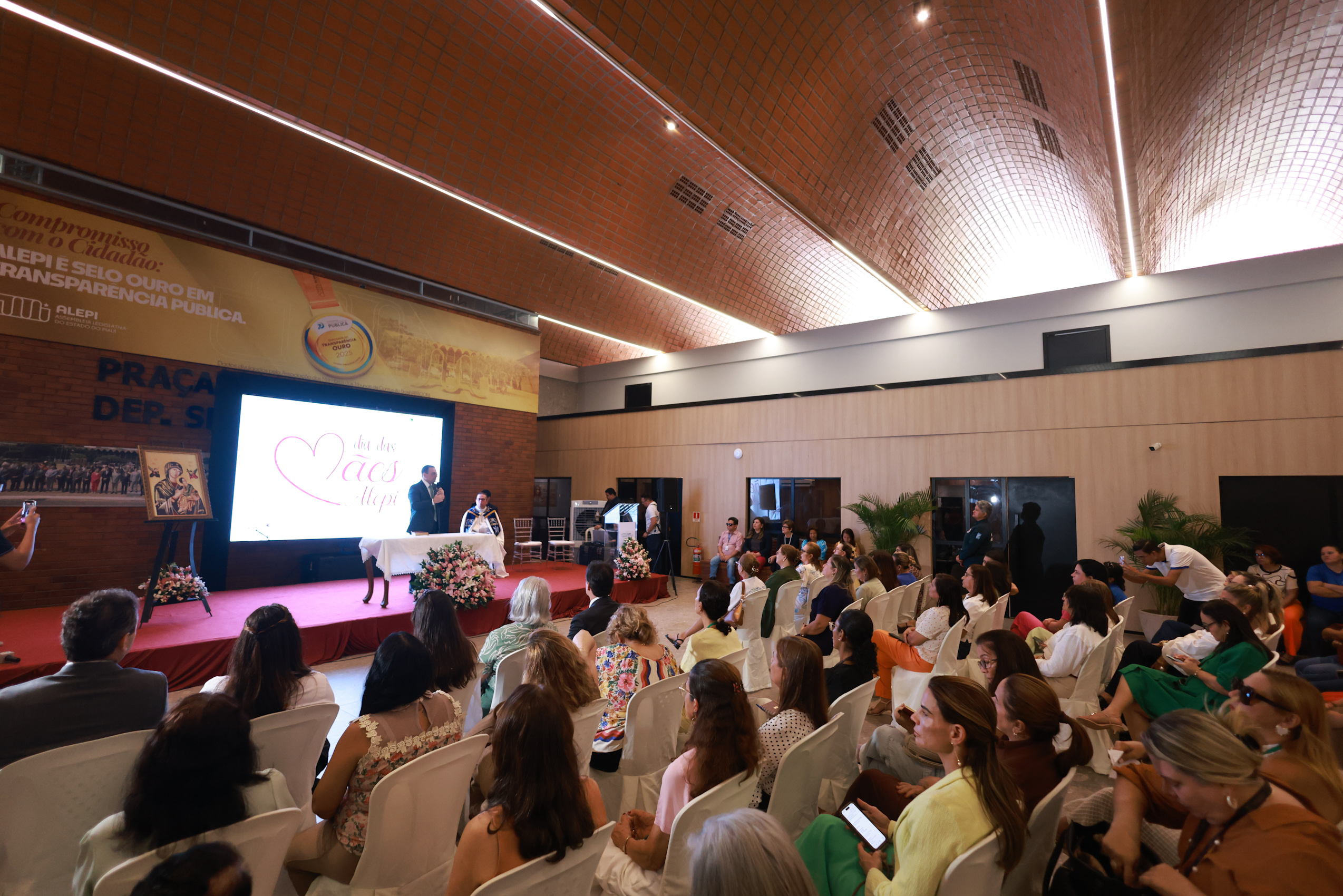COMEMORAÇÃO DO DIA DAS MÃES - FOTOS REGIS FALCÃO ASCOM ALEPI (15).jpg