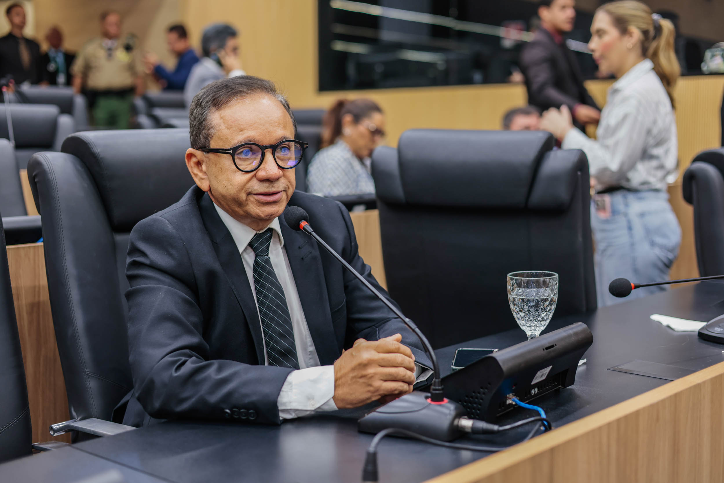 SESSÃO PLENÁRIA 19.05 DR HÉLIO.jpg