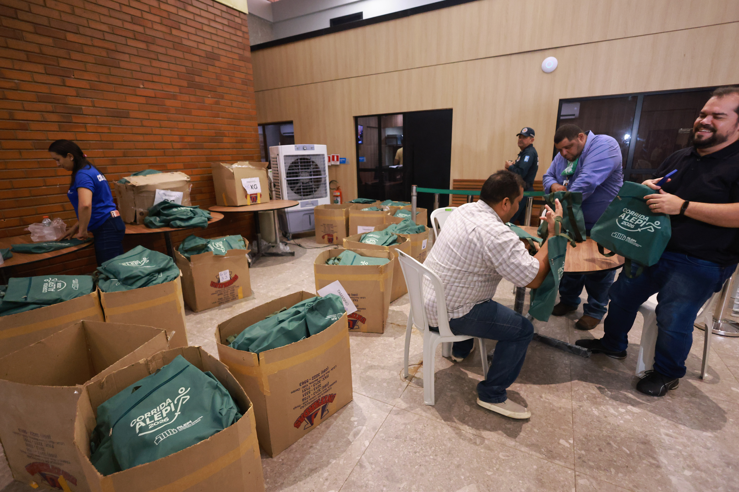 ENTREGA DOS KITS DA CORRIDA - FOTOS REGIS FALCAO ASCOM ALEPI (1).jpg