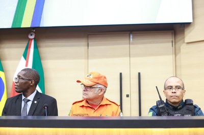  SESSÃO SOLENE EM HOMENAGEM AO GRUPO RESPONSAVEL PELO UFP -  FOTOS REGIS FALCAO ASCOM ALEPI (12).jpg