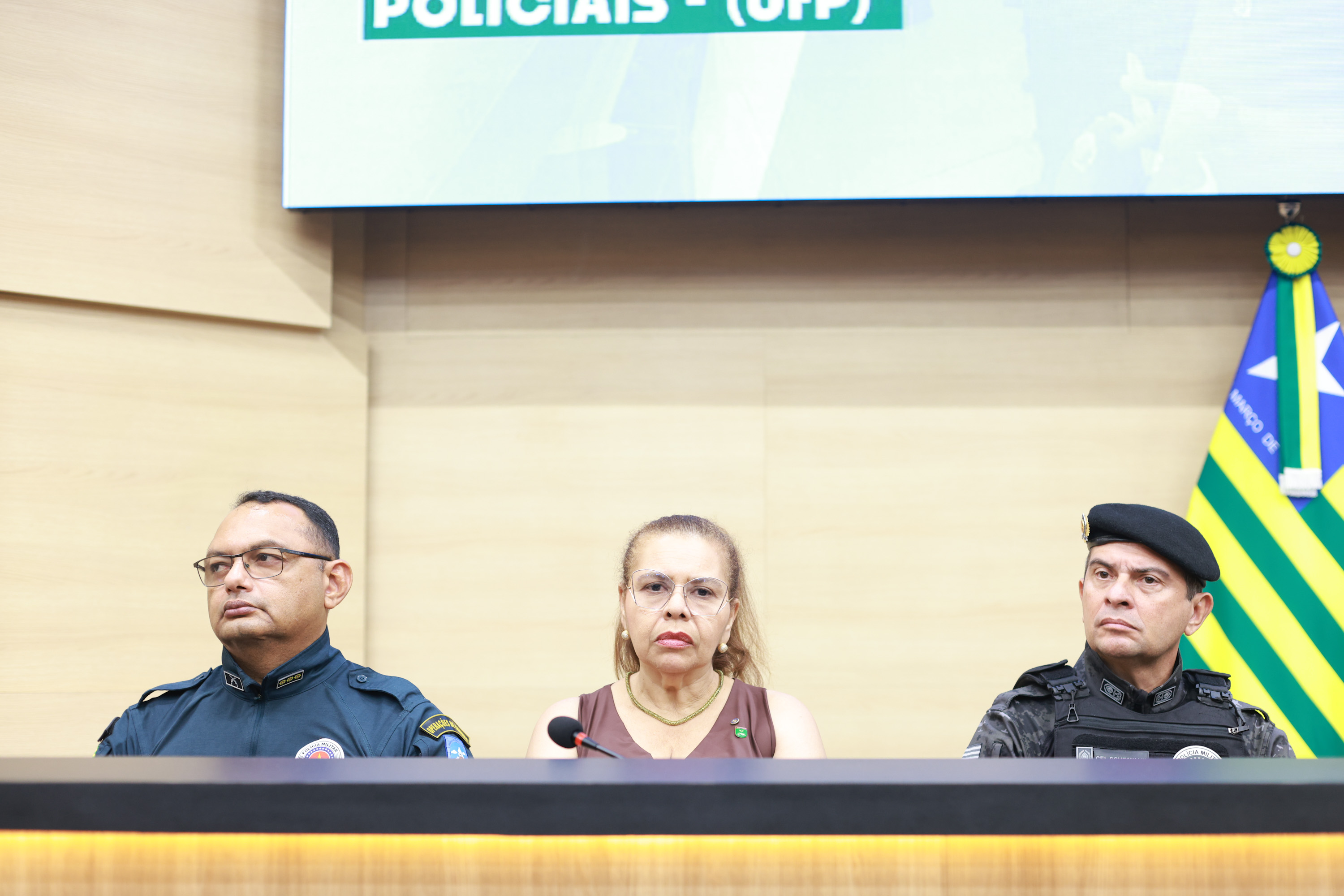  SESSÃO SOLENE EM HOMENAGEM AO GRUPO RESPONSAVEL PELO UFP -  FOTOS REGIS FALCAO ASCOM ALEPI (14).jpg