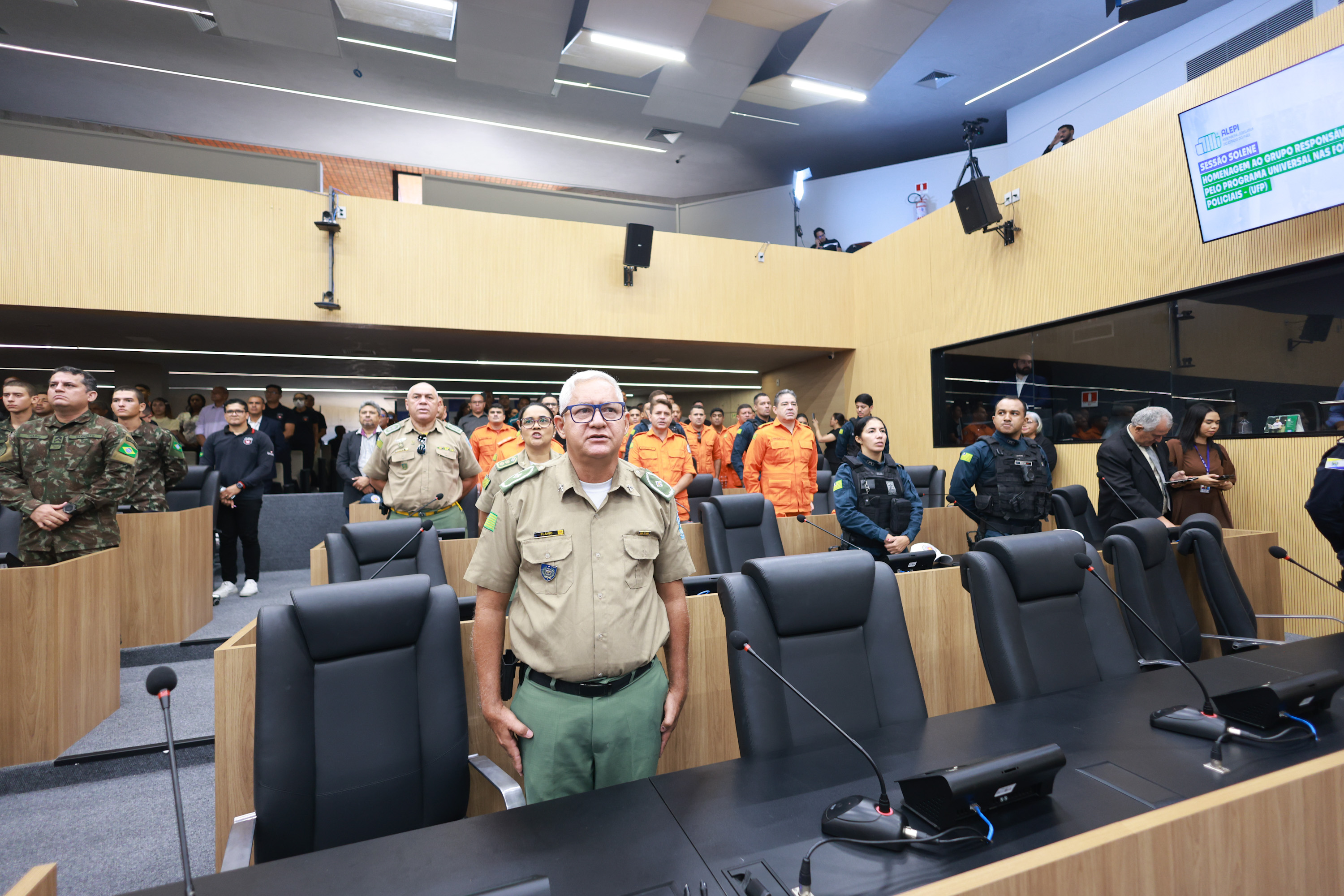  SESSÃO SOLENE EM HOMENAGEM AO GRUPO RESPONSAVEL PELO UFP -  FOTOS REGIS FALCAO ASCOM ALEPI (2).jpg