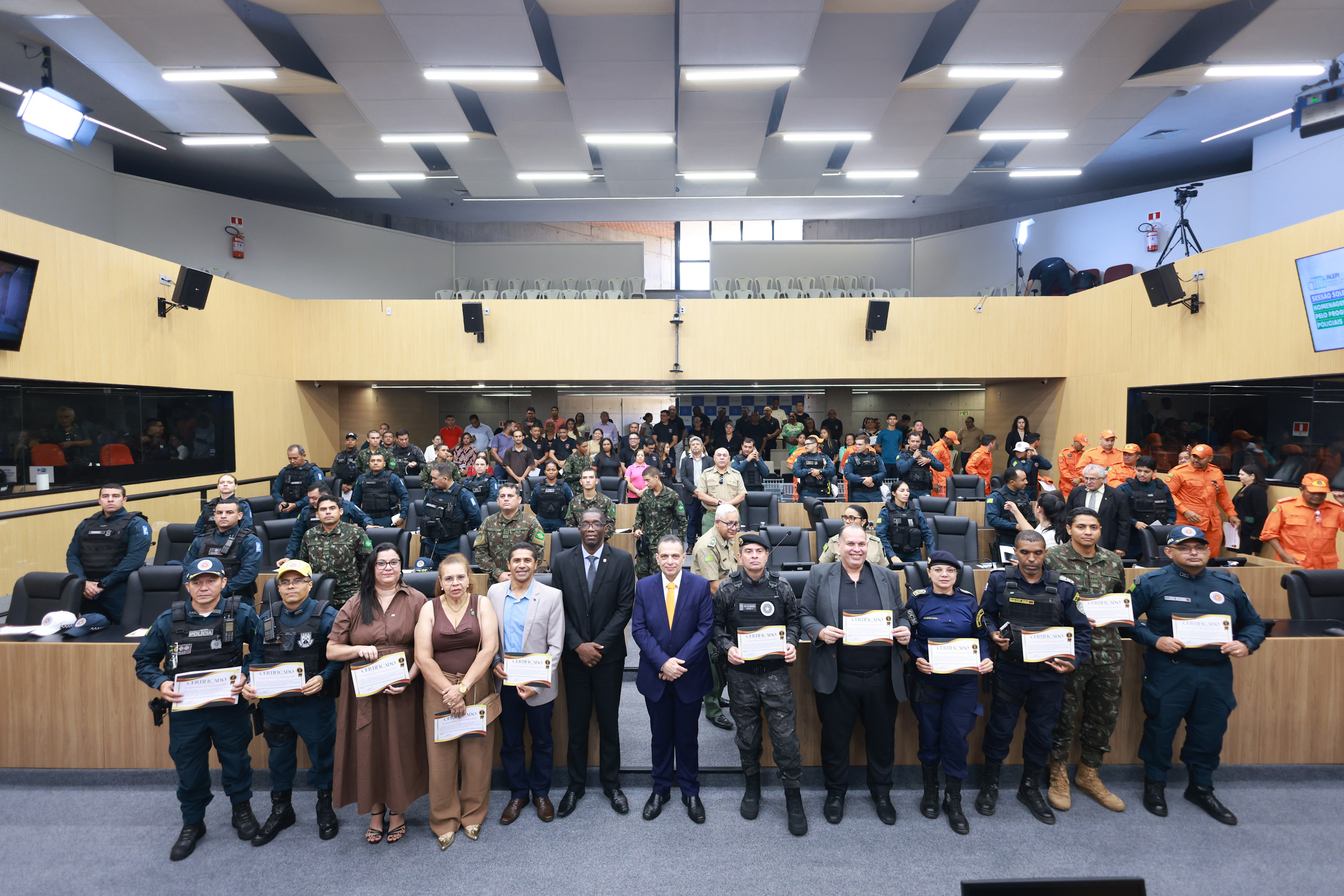  SESSÃO SOLENE EM HOMENAGEM AO GRUPO RESPONSAVEL PELO UFP -  FOTOS REGIS FALCAO ASCOM ALEPI (22).jpg