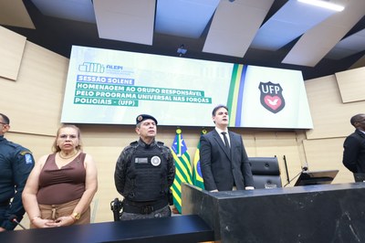  SESSÃO SOLENE EM HOMENAGEM AO GRUPO RESPONSAVEL PELO UFP -  FOTOS REGIS FALCAO ASCOM ALEPI (4).jpg