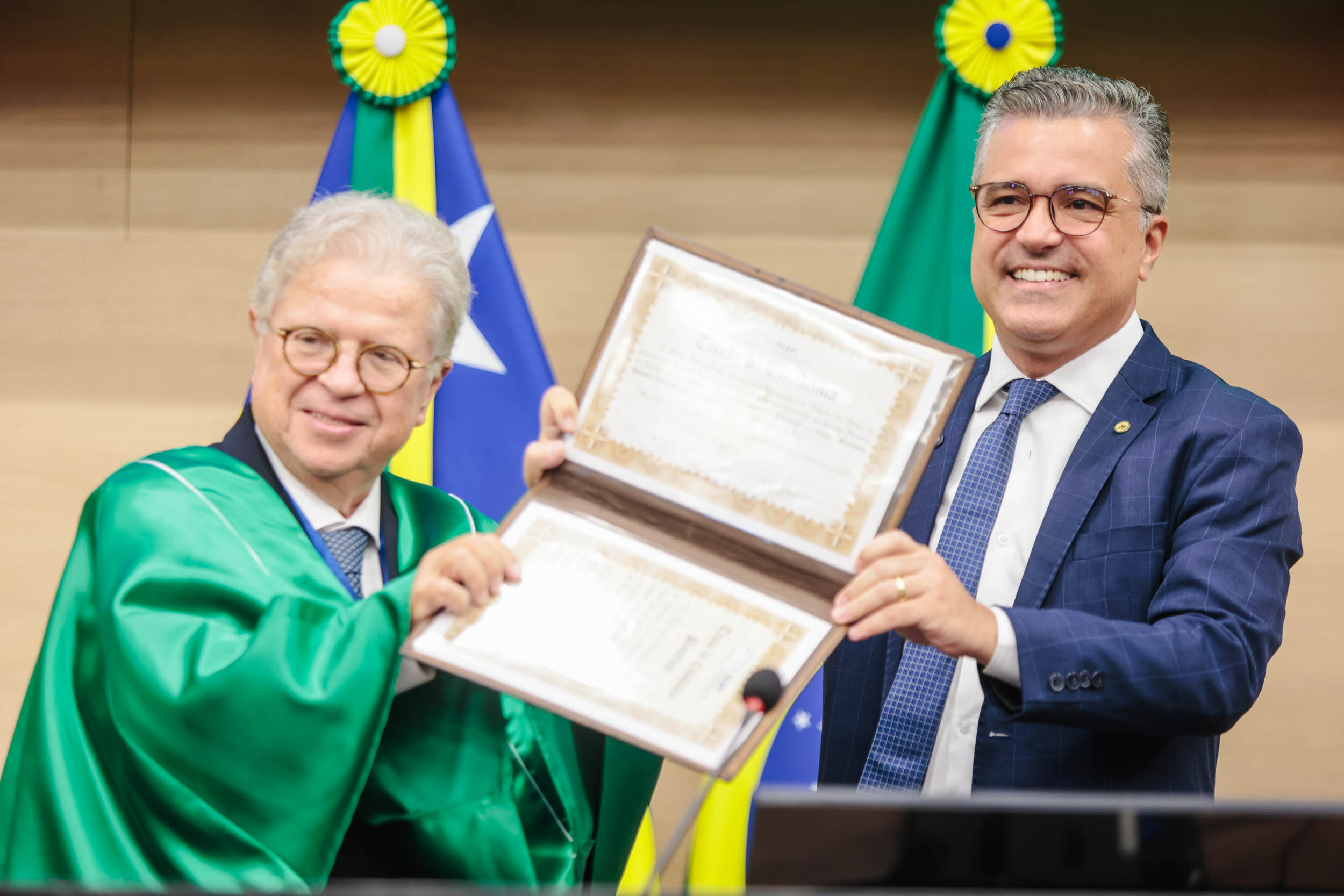 SESSÃO SOLENE TÍTULO DE CIDADANIA AO DR FERNANDO ANTÔNIO LUCCHESE - FOTOS THIAGO AMARAL ALEPI (15).jpg