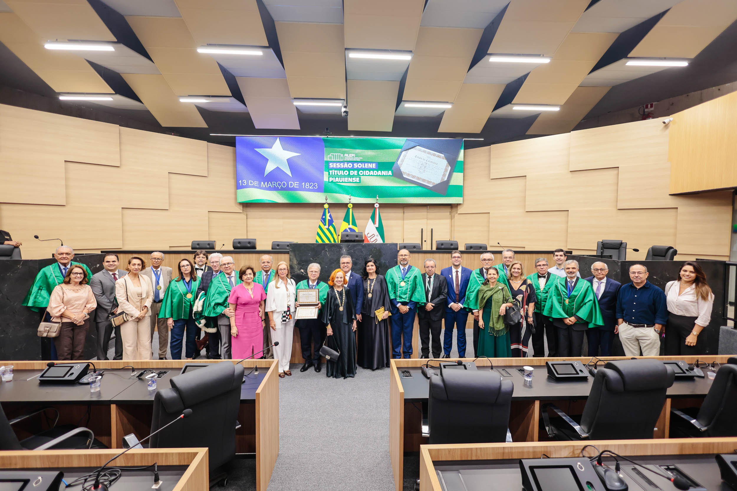 SESSÃO SOLENE TÍTULO DE CIDADANIA AO DR FERNANDO ANTÔNIO LUCCHESE - FOTOS THIAGO AMARAL ALEPI (21).jpg