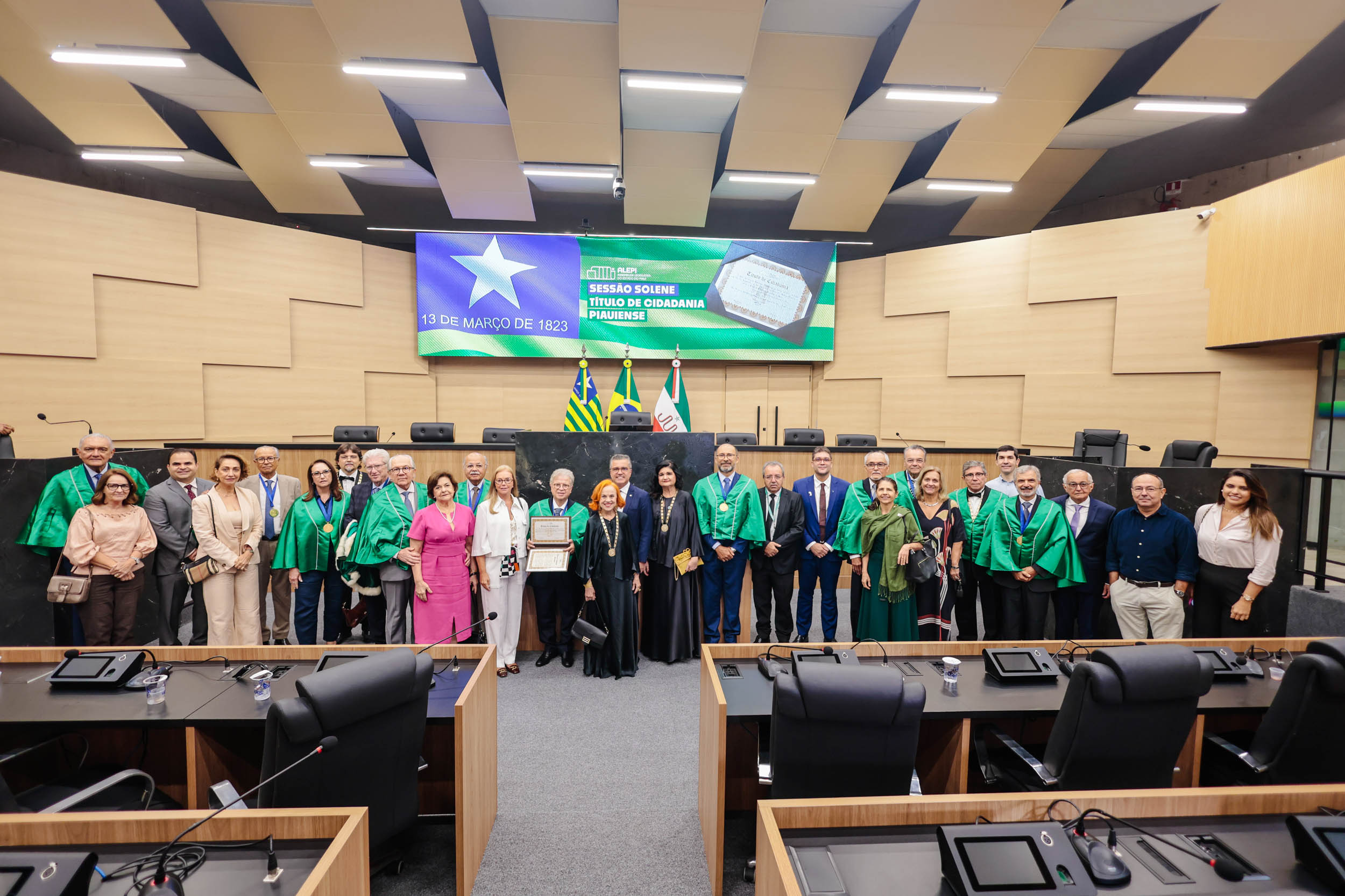 SESSÃO SOLENE TÍTULO DE CIDADANIA AO DR FERNANDO ANTÔNIO LUCCHESE - FOTOS THIAGO AMARAL ALEPI (22).jpg