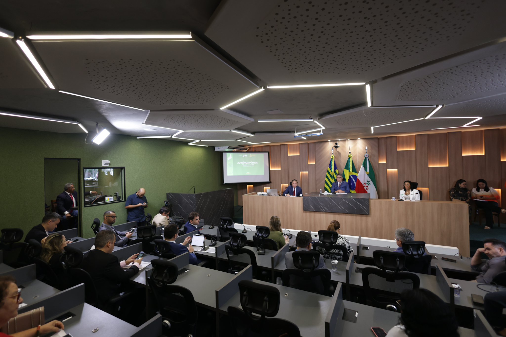 AUDIÊNCIA PÚBLICA SOBRE O 3° QUADRIMESTRE DE 2025 - FOTOS REGIS FALCÃO ASCOM ALEPI (1).jpg