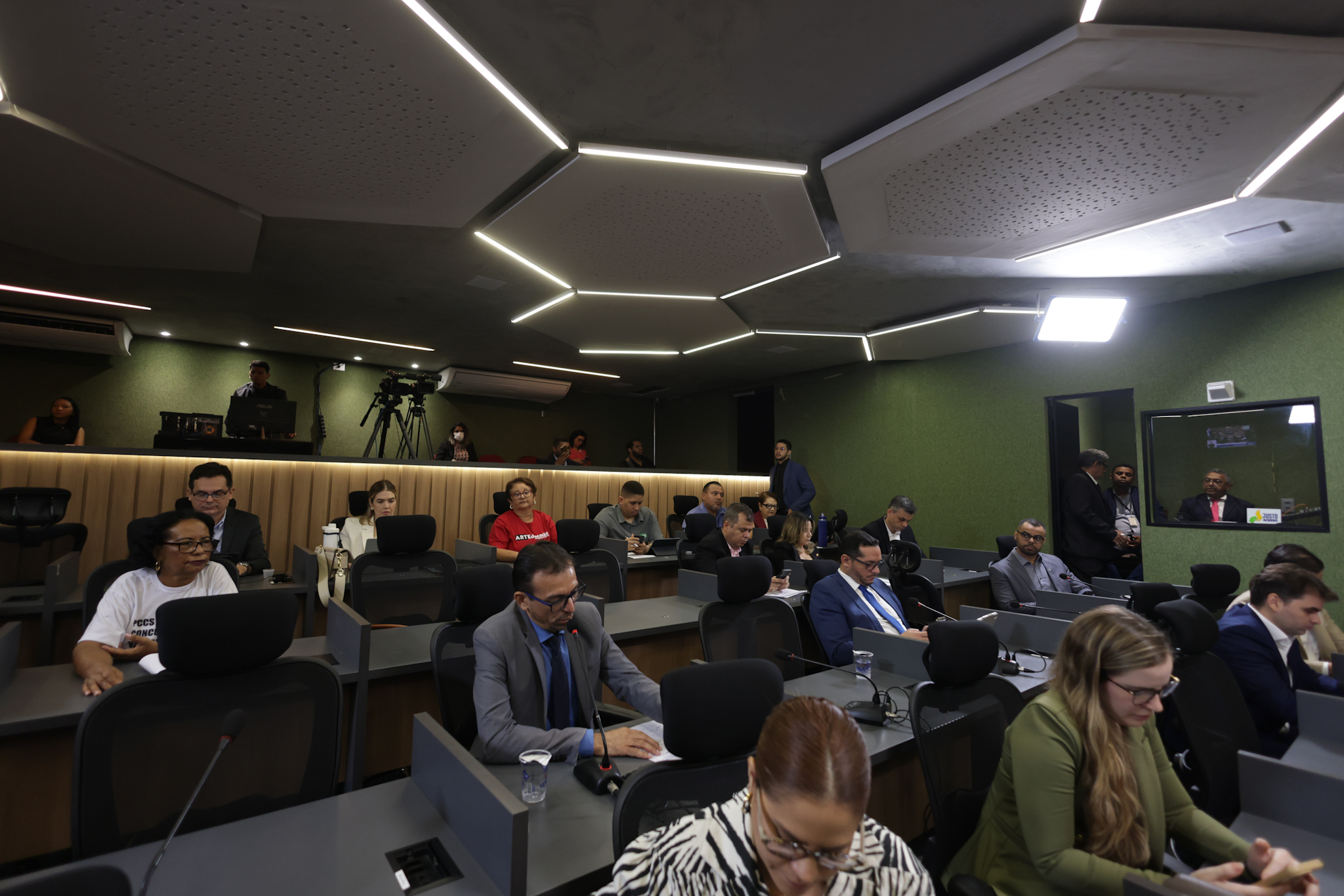 AUDIÊNCIA PÚBLICA SOBRE O 3° QUADRIMESTRE DE 2025 - FOTOS REGIS FALCÃO ASCOM ALEPI (5).jpg