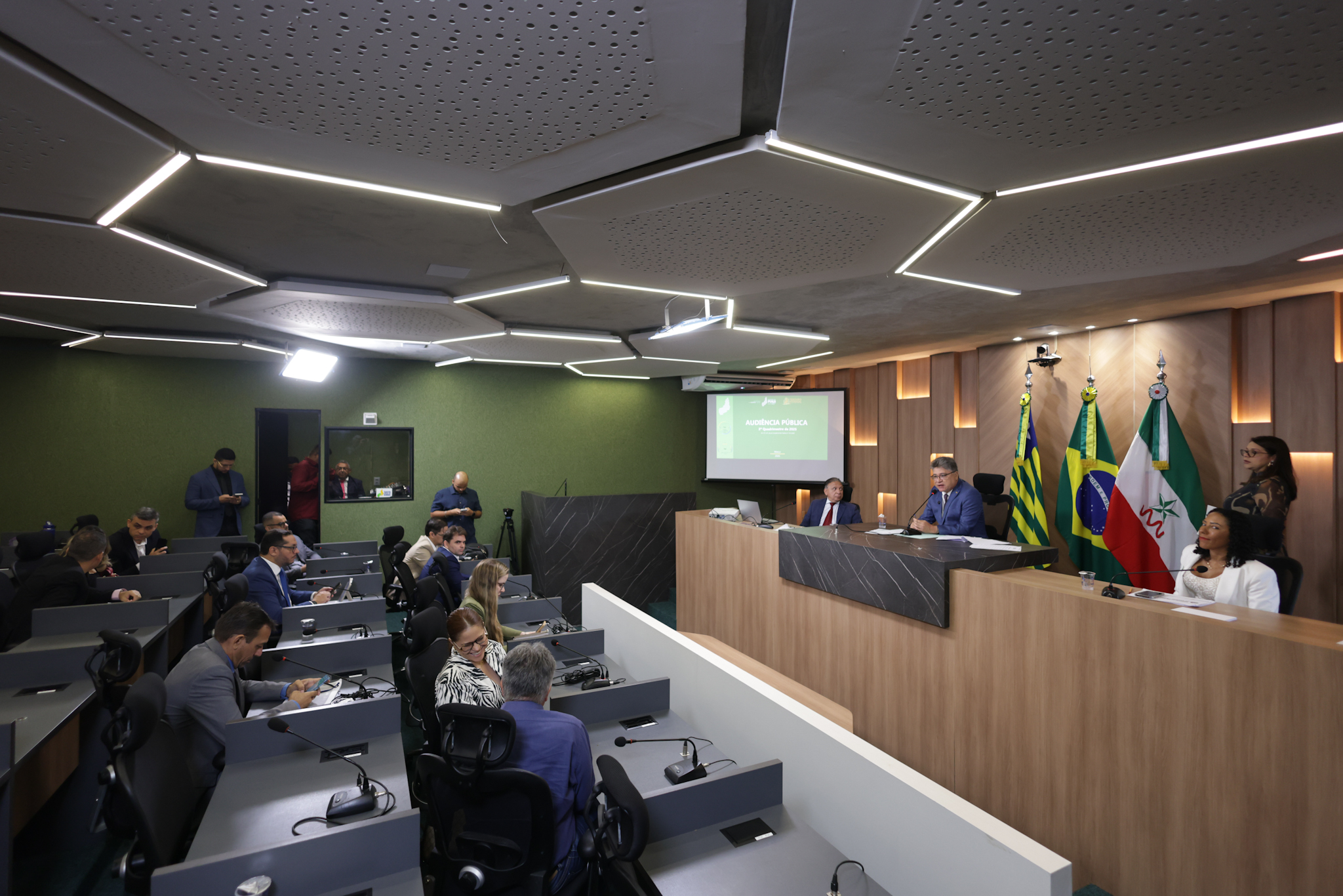 AUDIÊNCIA PÚBLICA SOBRE O 3° QUADRIMESTRE DE 2025 - FOTOS REGIS FALCÃO ASCOM ALEPI.jpg
