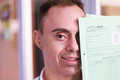 VINICIUS SARAIVA PROTOCOLO ALEPI - FOTOS REGIS FALCÃO ASCOM ALEPI (1).jpg