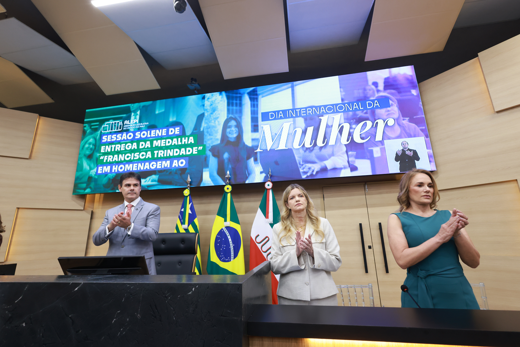  SESSÃO SOLENE EM HOMENAGEM AO DIA INTERNACIONAL DA MULHER E ENTREGA DA MEDALHA FRANCISCA TRINDADE FOTOS REGIS FALCÃO ASCOM ALEPI (19).jpg
