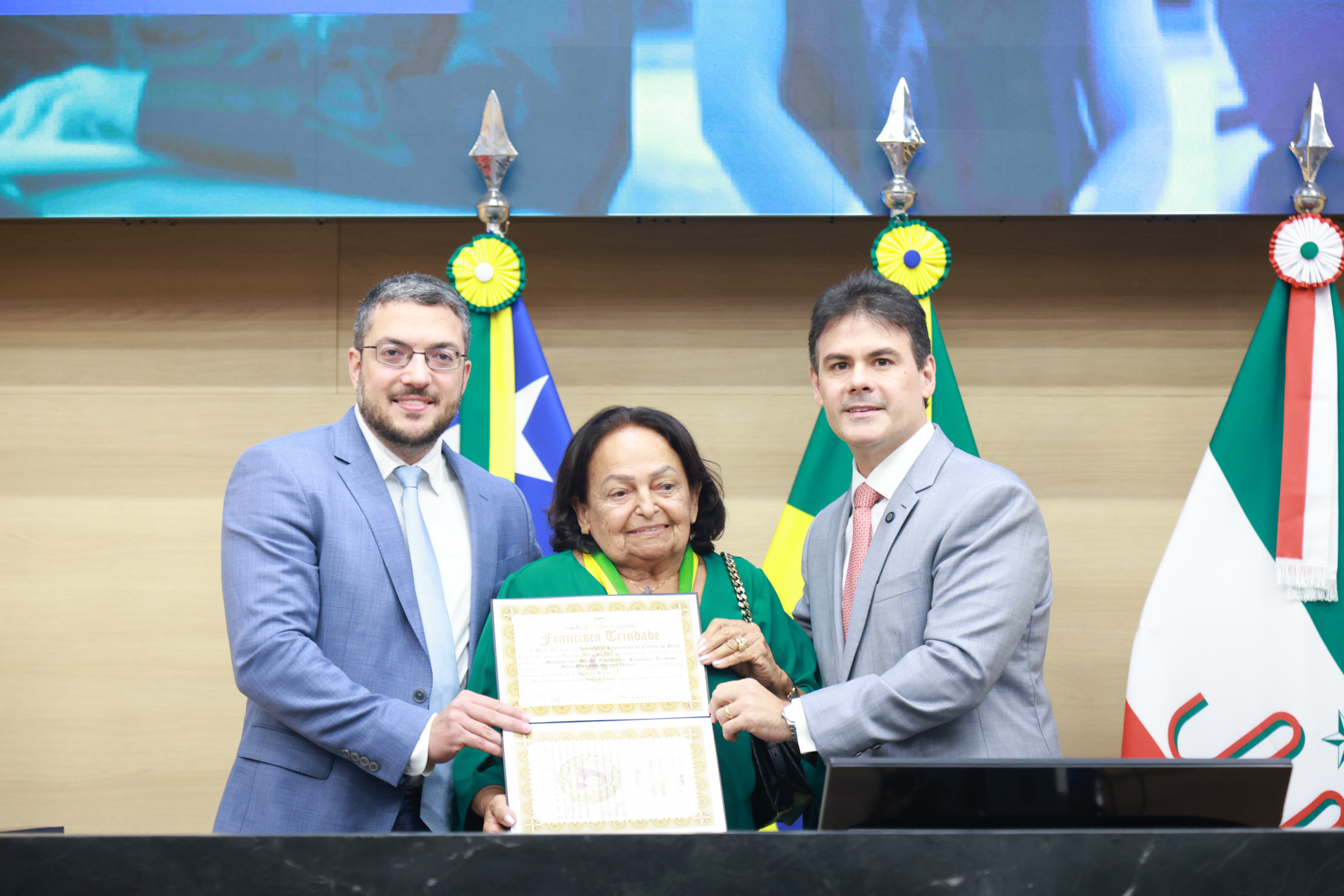  SESSÃO SOLENE EM HOMENAGEM AO DIA INTERNACIONAL DA MULHER E ENTREGA DA MEDALHA FRANCISCA TRINDADE FOTOS REGIS FALCÃO ASCOM ALEPI (22).jpg