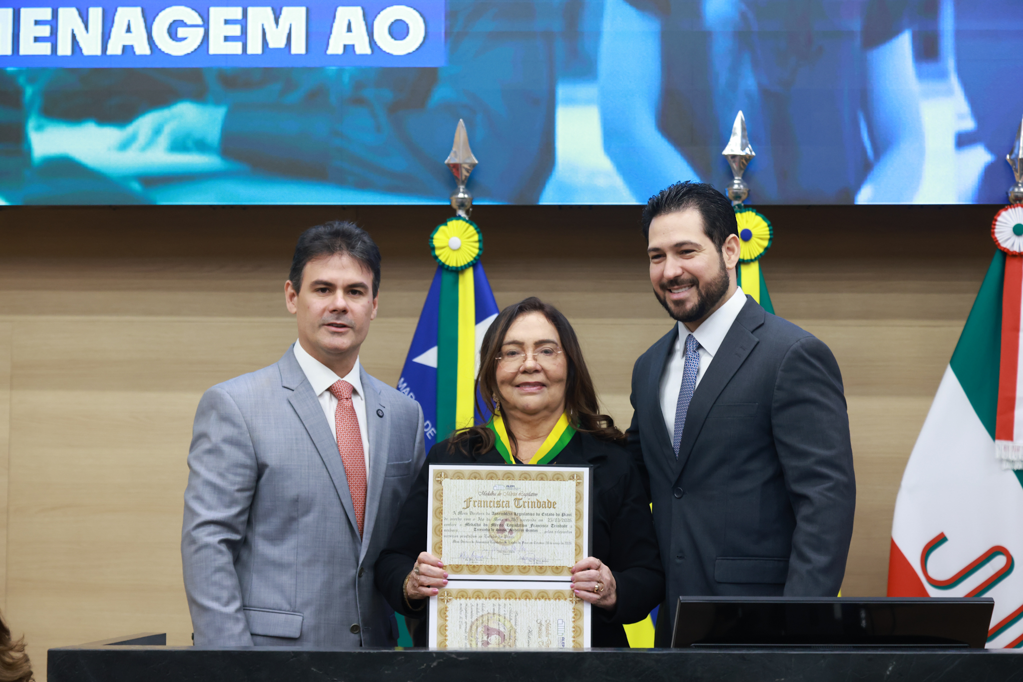  SESSÃO SOLENE EM HOMENAGEM AO DIA INTERNACIONAL DA MULHER E ENTREGA DA MEDALHA FRANCISCA TRINDADE FOTOS REGIS FALCÃO ASCOM ALEPI (30).jpg