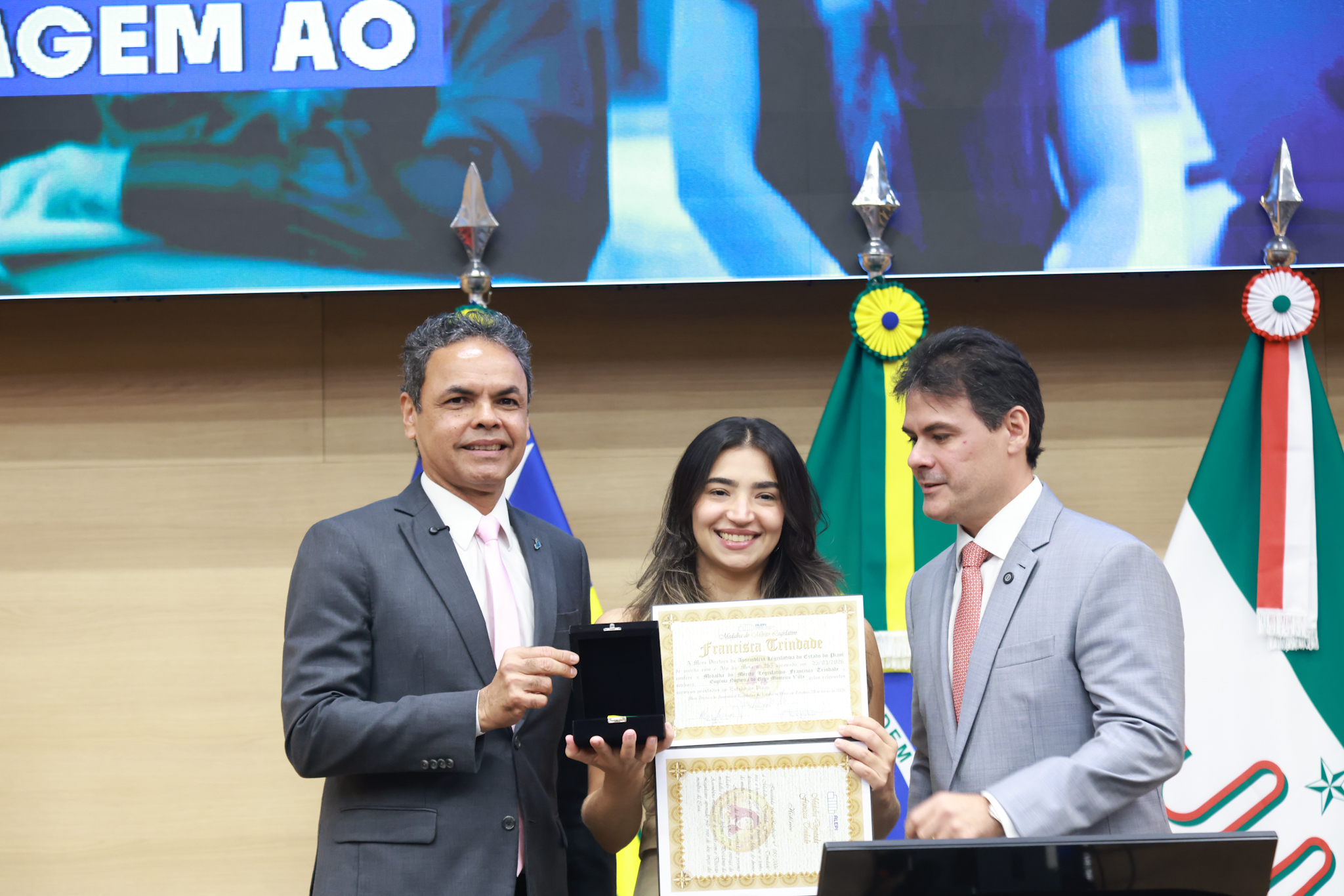  SESSÃO SOLENE EM HOMENAGEM AO DIA INTERNACIONAL DA MULHER E ENTREGA DA MEDALHA FRANCISCA TRINDADE FOTOS REGIS FALCÃO ASCOM ALEPI (39).jpg