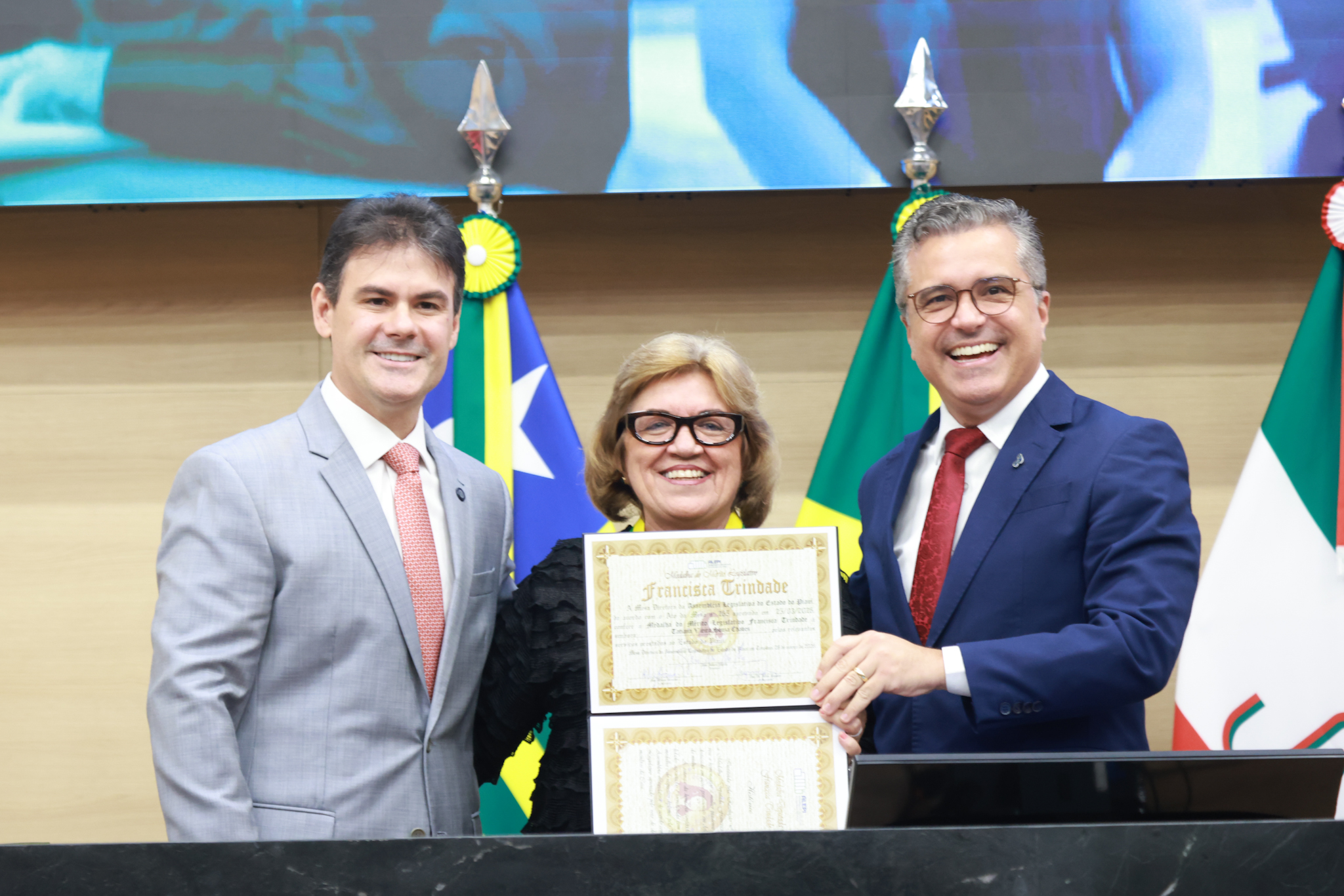  SESSÃO SOLENE EM HOMENAGEM AO DIA INTERNACIONAL DA MULHER E ENTREGA DA MEDALHA FRANCISCA TRINDADE FOTOS REGIS FALCÃO ASCOM ALEPI (54).jpg