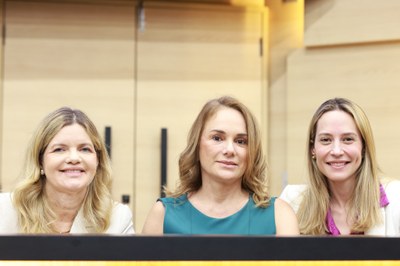  SESSÃO SOLENE EM HOMENAGEM AO DIA INTERNACIONAL DA MULHER E ENTREGA DA MEDALHA FRANCISCA TRINDADE FOTOS REGIS FALCÃO ASCOM ALEPI (63).jpg